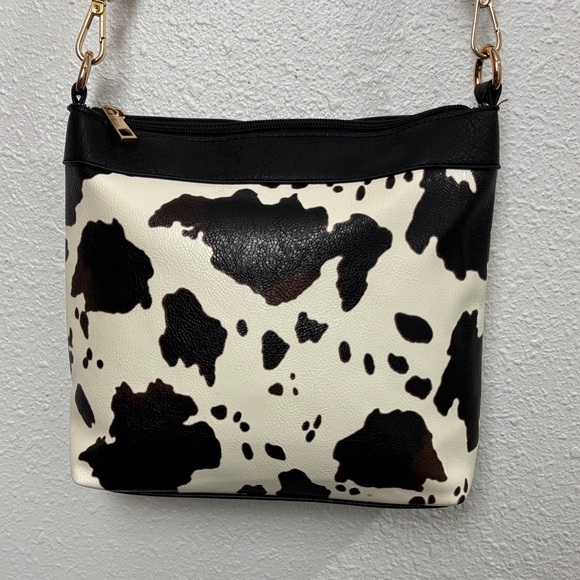 Unbranded Handbags - NEW! Elegant Cow Print Crossbody Bag